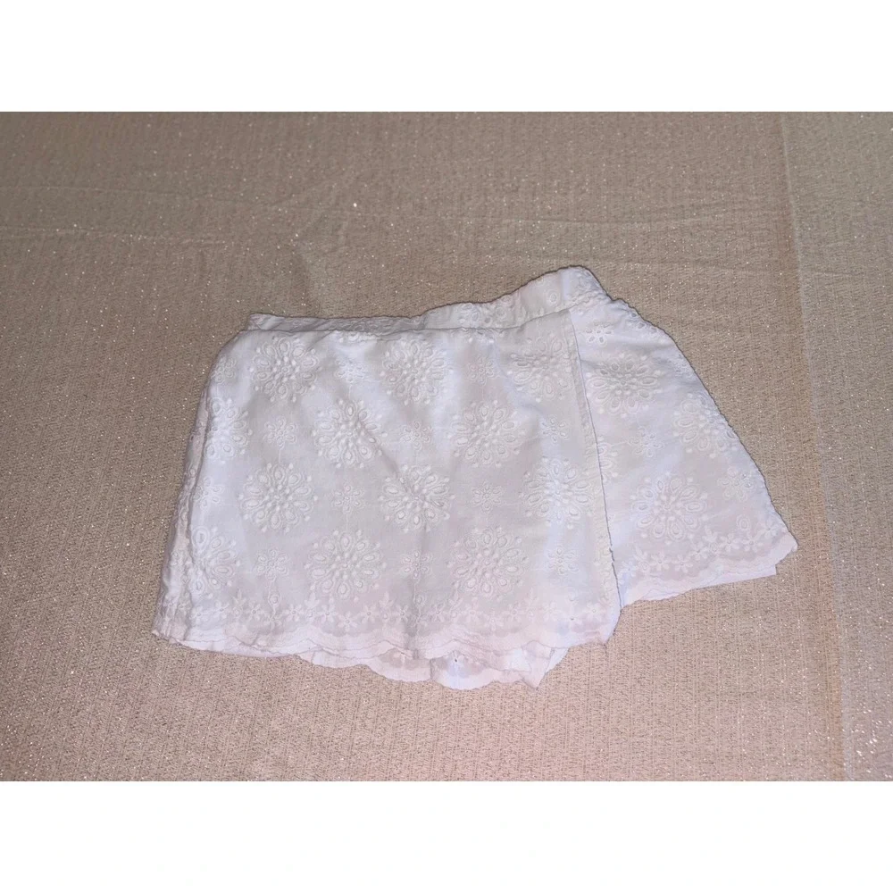 Tommy Bahama Skort girls age 7 / 8 medium White Floral Eyelet Lace Wrap Front
